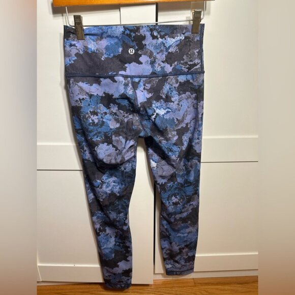 Lululemon Wunder Under Hi-Rise size 6 - Picture 6 of 6